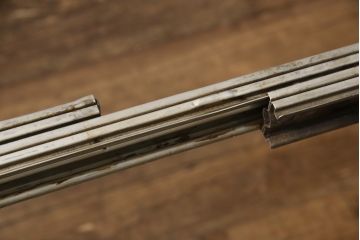 ダイニングテーブルを綺麗に再生!高品質リペアを施し、天板はセラウッド塗装で仕上げ。