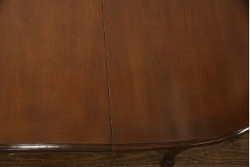 ダイニングテーブルを綺麗に再生!高品質リペアを施し、天板はセラウッド塗装で仕上げ。