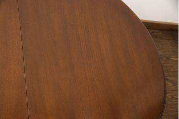 ダイニングテーブルを綺麗に再生!高品質リペアを施し、天板はセラウッド塗装で仕上げ。