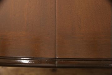 ダイニングテーブルを綺麗に再生!高品質リペアを施し、天板はセラウッド塗装で仕上げ。