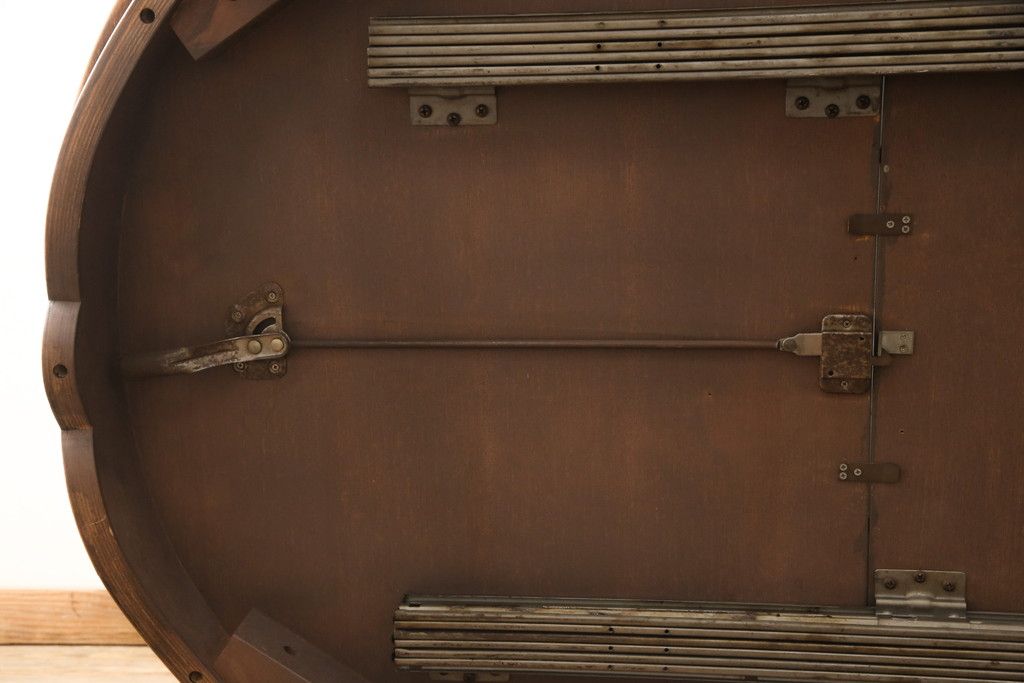 ダイニングテーブルを綺麗に再生!高品質リペアを施し、天板はセラウッド塗装で仕上げ。