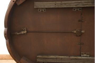 ダイニングテーブルを綺麗に再生!高品質リペアを施し、天板はセラウッド塗装で仕上げ。