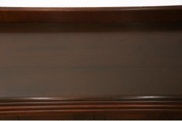 サイドボードを綺麗に再生!高品質リペアを施し、角の欠けは穴埋め、内部の引き出し上部の板を固定。元の色味に合わせて着色仕上げ。