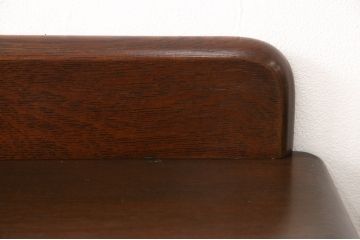 サイドボードを綺麗に再生!高品質リペアを施し、角の欠けは穴埋め、内部の引き出し上部の板を固定。元の色味に合わせて着色仕上げ。