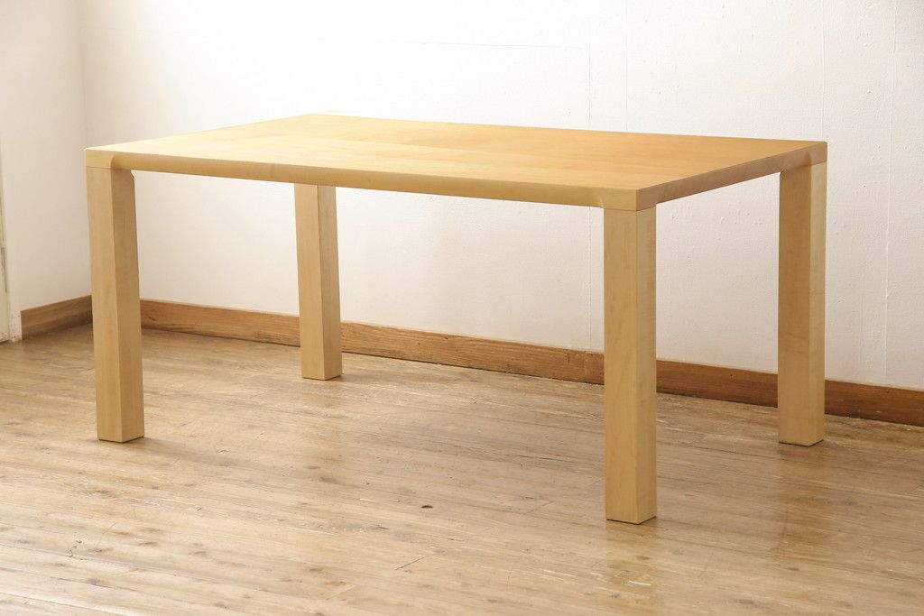 ダイニングテーブルをストリップド加工してリメイク!現状の塗膜、着色料を剥離し、ワックス仕上げ。