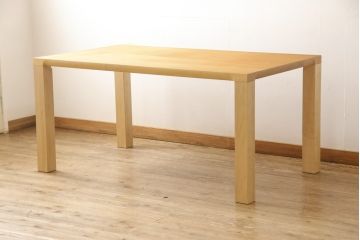 ダイニングテーブルをストリップド加工してリメイク!現状の塗膜、着色料を剥離し、ワックス仕上げ。