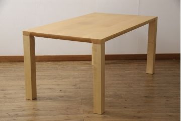 ダイニングテーブルをストリップド加工してリメイク!現状の塗膜、着色料を剥離し、ワックス仕上げ。