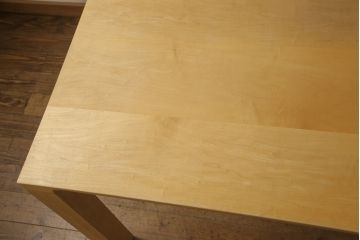 ダイニングテーブルをストリップド加工してリメイク!現状の塗膜、着色料を剥離し、ワックス仕上げ。