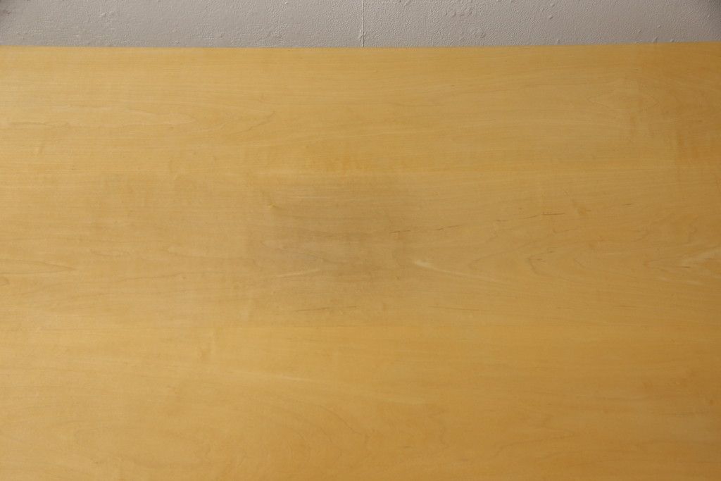 ダイニングテーブルをストリップド加工してリメイク!現状の塗膜、着色料を剥離し、ワックス仕上げ。