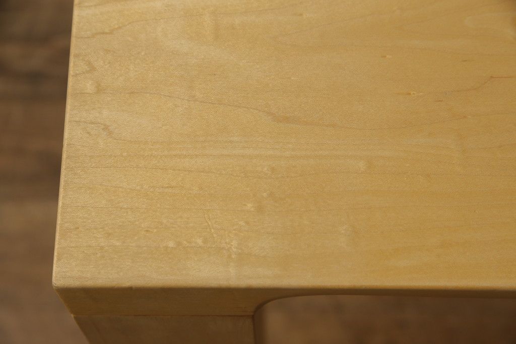 ダイニングテーブルをストリップド加工してリメイク!現状の塗膜、着色料を剥離し、ワックス仕上げ。