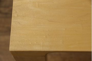 ダイニングテーブルをストリップド加工してリメイク!現状の塗膜、着色料を剥離し、ワックス仕上げ。