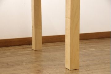 ダイニングテーブルをストリップド加工してリメイク!現状の塗膜、着色料を剥離し、ワックス仕上げ。