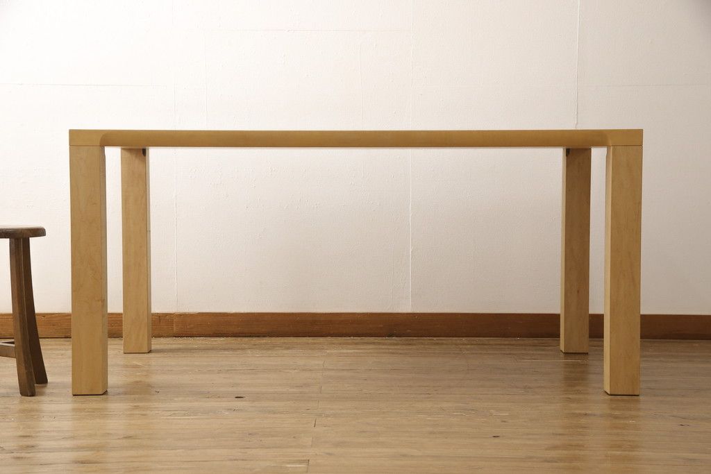 ダイニングテーブルをストリップド加工してリメイク!現状の塗膜、着色料を剥離し、ワックス仕上げ。