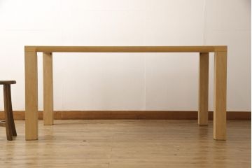 ダイニングテーブルをストリップド加工してリメイク!現状の塗膜、着色料を剥離し、ワックス仕上げ。