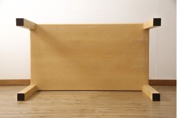 ダイニングテーブルをストリップド加工してリメイク!現状の塗膜、着色料を剥離し、ワックス仕上げ。