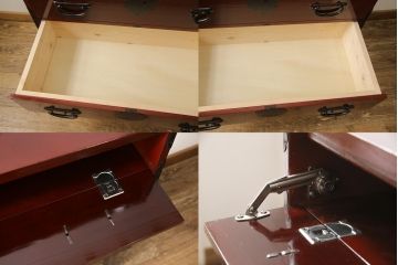 3段重ね桐箪笥の中段・下段を2つの脚付き箪笥にリメイク!中段は1段目をフラップダウン扉に変更。どちらも天板補強とガラス板を追加し、アイアン脚と引き出しにスライドレールを追加。カシュー塗料で仕上げ。