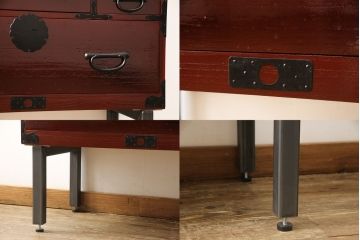 3段重ね桐箪笥の中段・下段を2つの脚付き箪笥にリメイク!中段は1段目をフラップダウン扉に変更。どちらも天板補強とガラス板を追加し、アイアン脚と引き出しにスライドレールを追加。カシュー塗料で仕上げ。