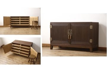 3段重ね桐箪笥を2つのサイドボードとローチェストにリメイク!上段は引き戸にガラスをはめ込み、引手を交換。チェス系に着色。中段は内部中央に仕切りを製作し衣装盆を8杯に変更。オーク系に着色。上・中段は天板を補強し、脚を取り付け。下段は高品質リペアを施し、クリアワックス仕上げに。