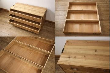 3段重ね桐箪笥を2つのサイドボードとローチェストにリメイク!上段は引き戸にガラスをはめ込み、引手を交換。チェス系に着色。中段は内部中央に仕切りを製作し衣装盆を8杯に変更。オーク系に着色。上・中段は天板を補強し、脚を取り付け。下段は高品質リペアを施し、クリアワックス仕上げに。