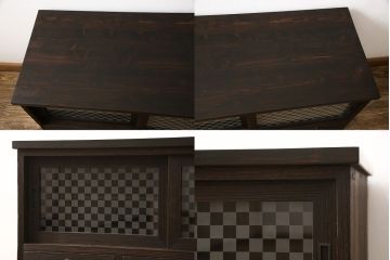 3段重ね桐箪笥をサイドボード、ローチェスト、ローボードにリメイク!上段の引き戸にはガラスをはめ込み、引手を交換。天板と木製脚を取り付け。中段は1段目の引き出し内に仕切りを製作。下段は1段目をフラップダウン扉にし、キャスターを取り付け。いずれもオーク系に着色仕上げ。