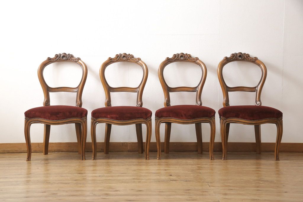 チェア4脚の高さをリメイク!高品質リペアを施し、脚をカットしてリサイズ。木部は本体の色味に合わせて仕上げ。