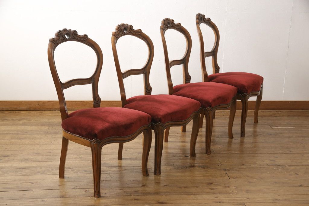 チェア4脚の高さをリメイク!高品質リペアを施し、脚をカットしてリサイズ。木部は本体の色味に合わせて仕上げ。