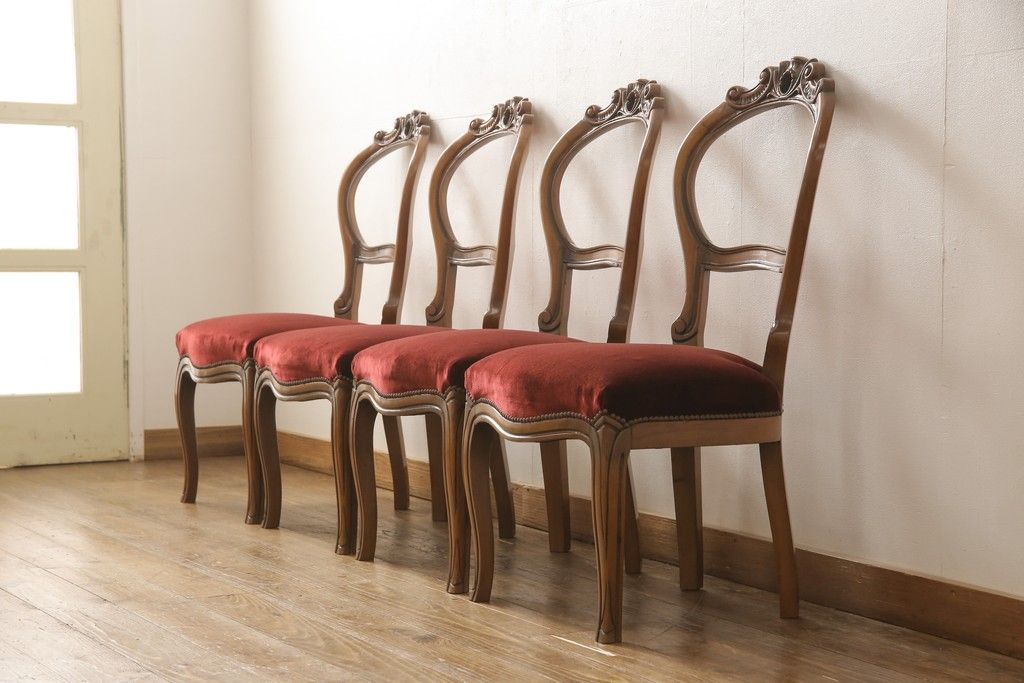 チェア4脚の高さをリメイク!高品質リペアを施し、脚をカットしてリサイズ。木部は本体の色味に合わせて仕上げ。