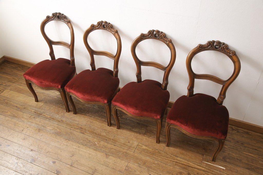 チェア4脚の高さをリメイク!高品質リペアを施し、脚をカットしてリサイズ。木部は本体の色味に合わせて仕上げ。