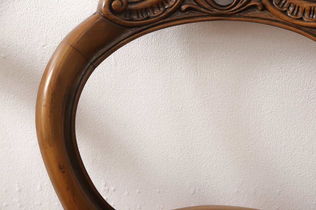 チェア4脚の高さをリメイク!高品質リペアを施し、脚をカットしてリサイズ。木部は本体の色味に合わせて仕上げ。