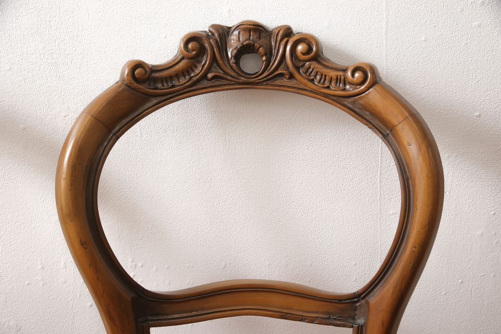 チェア4脚の高さをリメイク!高品質リペアを施し、脚をカットしてリサイズ。木部は本体の色味に合わせて仕上げ。