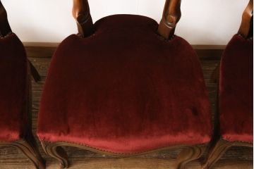 チェア4脚の高さをリメイク!高品質リペアを施し、脚をカットしてリサイズ。木部は本体の色味に合わせて仕上げ。