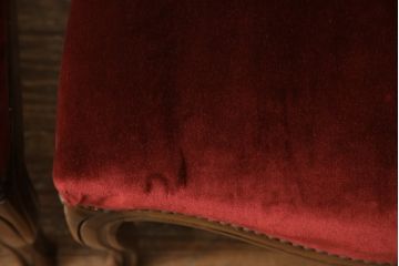 チェア4脚の高さをリメイク!高品質リペアを施し、脚をカットしてリサイズ。木部は本体の色味に合わせて仕上げ。