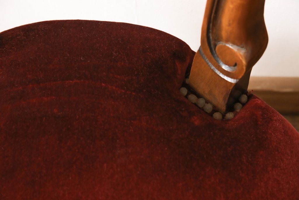 チェア4脚の高さをリメイク!高品質リペアを施し、脚をカットしてリサイズ。木部は本体の色味に合わせて仕上げ。