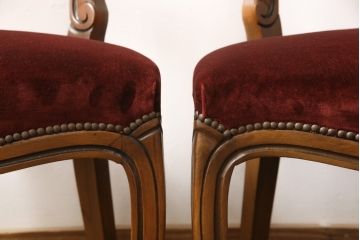 チェア4脚の高さをリメイク!高品質リペアを施し、脚をカットしてリサイズ。木部は本体の色味に合わせて仕上げ。