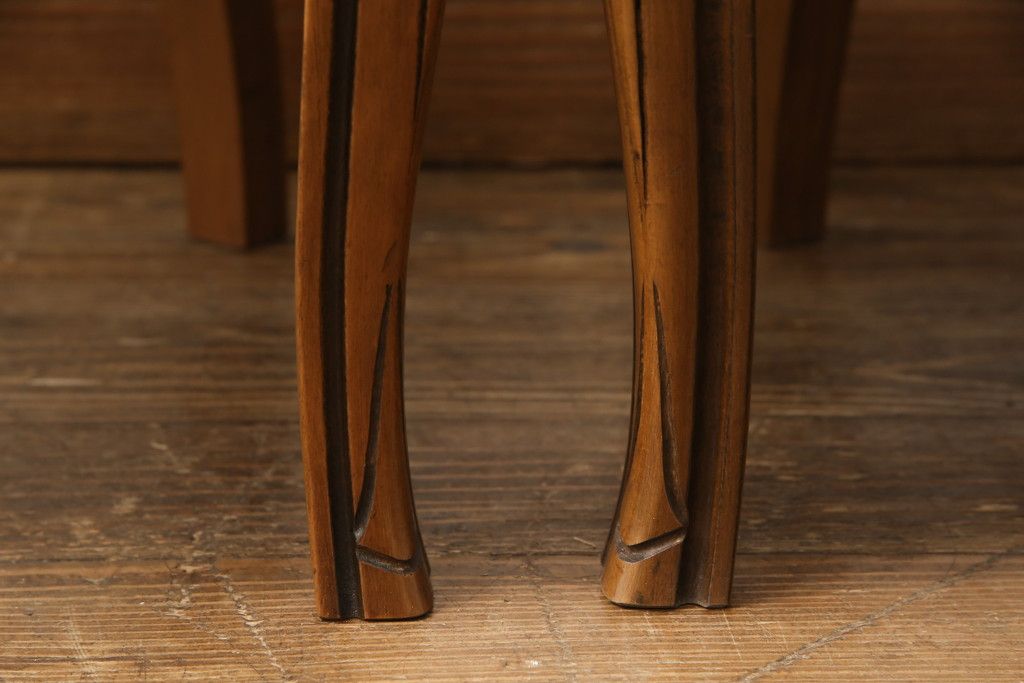 チェア4脚の高さをリメイク!高品質リペアを施し、脚をカットしてリサイズ。木部は本体の色味に合わせて仕上げ。