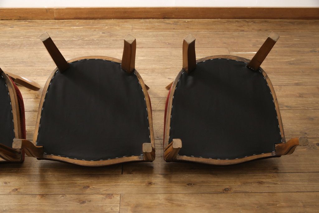 チェア4脚の高さをリメイク!高品質リペアを施し、脚をカットしてリサイズ。木部は本体の色味に合わせて仕上げ。