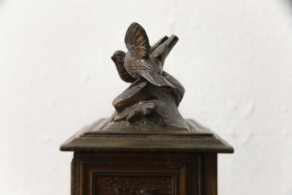 宝箱を大きくリメイク!下段部分を拡張し、上下段の内部生地を張り替え。拡張した部分は本体に合わせて着色仕上げ。