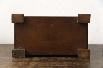 宝箱を大きくリメイク!下段部分を拡張し、上下段の内部生地を張り替え。拡張した部分は本体に合わせて着色仕上げ。