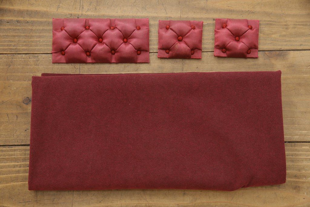 宝箱を大きくリメイク!下段部分を拡張し、上下段の内部生地を張り替え。拡張した部分は本体に合わせて着色仕上げ。