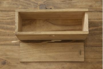 桐箪笥を綺麗に再生!金具の錆を落とし、外れていた箇所を付け直し。カシュー塗りの黒で着色仕上げ。