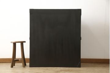 桐箪笥を綺麗に再生!金具の錆を落とし、外れていた箇所を付け直し。カシュー塗りの黒で着色仕上げ。