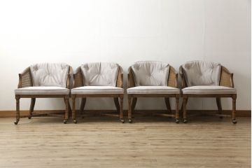 椅子4脚の布地を張り替えてリメイク!高品質リペアを施し、クッション部分の中綿を交換。生地はご希望のものに張り替え、塗装が剥げた部分は元の色に合うよう着色仕上げ。R-059453,オーダー976