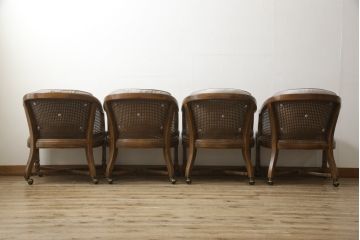 椅子4脚の布地を張り替えてリメイク!高品質リペアを施し、クッション部分の中綿を交換。生地はご希望のものに張り替え、塗装が剥げた部分は元の色に合うよう着色仕上げ。R-059453,オーダー976