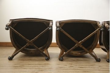 椅子4脚の布地を張り替えてリメイク!高品質リペアを施し、クッション部分の中綿を交換。生地はご希望のものに張り替え、塗装が剥げた部分は元の色に合うよう着色仕上げ。R-059453,オーダー976