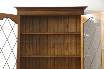 ビューローブックケースを綺麗に再生!高品質リペアを施し、ガラスの破損部分は交換。木部はワントーン落ち着いた色に着色仕上げ。