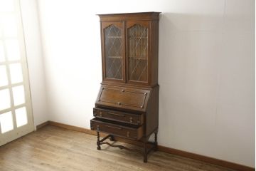 ビューローブックケースを綺麗に再生!高品質リペアを施し、ガラスの破損部分は交換。木部はワントーン落ち着いた色に着色仕上げ。