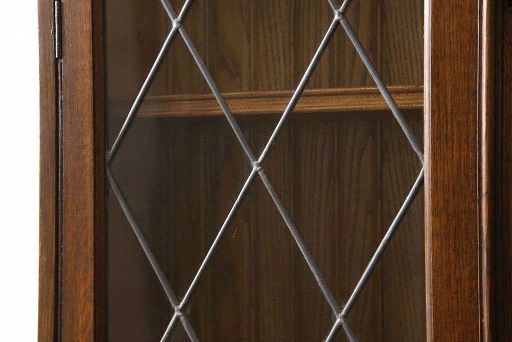 ビューローブックケースを綺麗に再生!高品質リペアを施し、ガラスの破損部分は交換。木部はワントーン落ち着いた色に着色仕上げ。