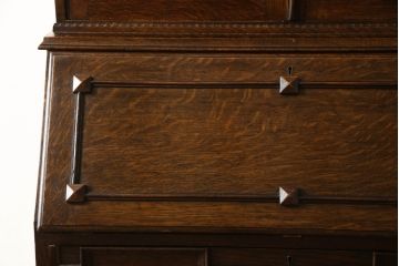 ビューローブックケースを綺麗に再生!高品質リペアを施し、ガラスの破損部分は交換。木部はワントーン落ち着いた色に着色仕上げ。