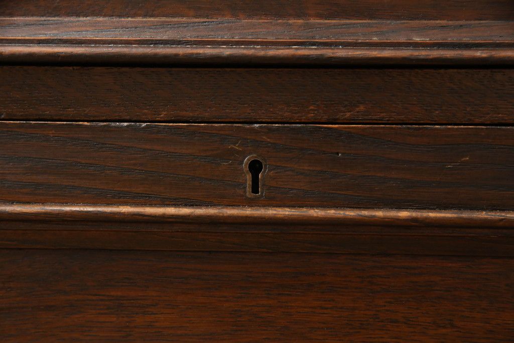 ビューローブックケースを綺麗に再生!高品質リペアを施し、ガラスの破損部分は交換。木部はワントーン落ち着いた色に着色仕上げ。