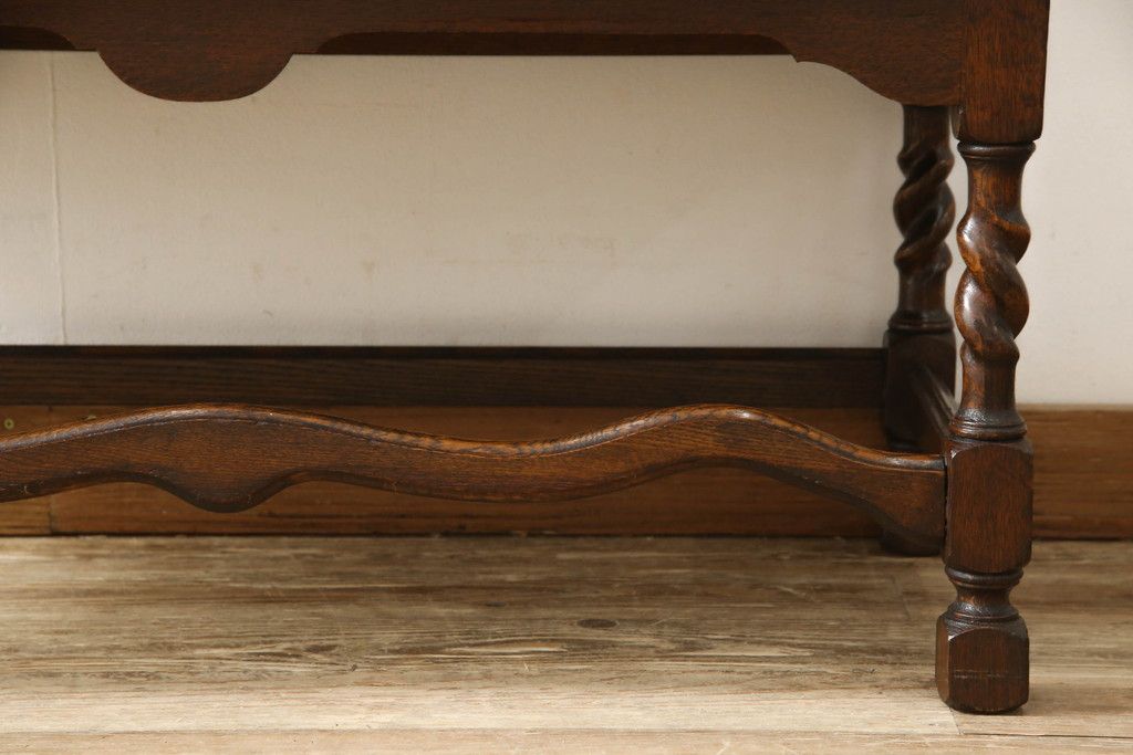 ビューローブックケースを綺麗に再生!高品質リペアを施し、ガラスの破損部分は交換。木部はワントーン落ち着いた色に着色仕上げ。